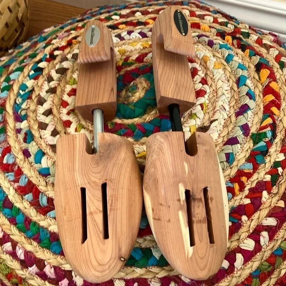 Allen Edmonds Cedar  Shoe Shaper